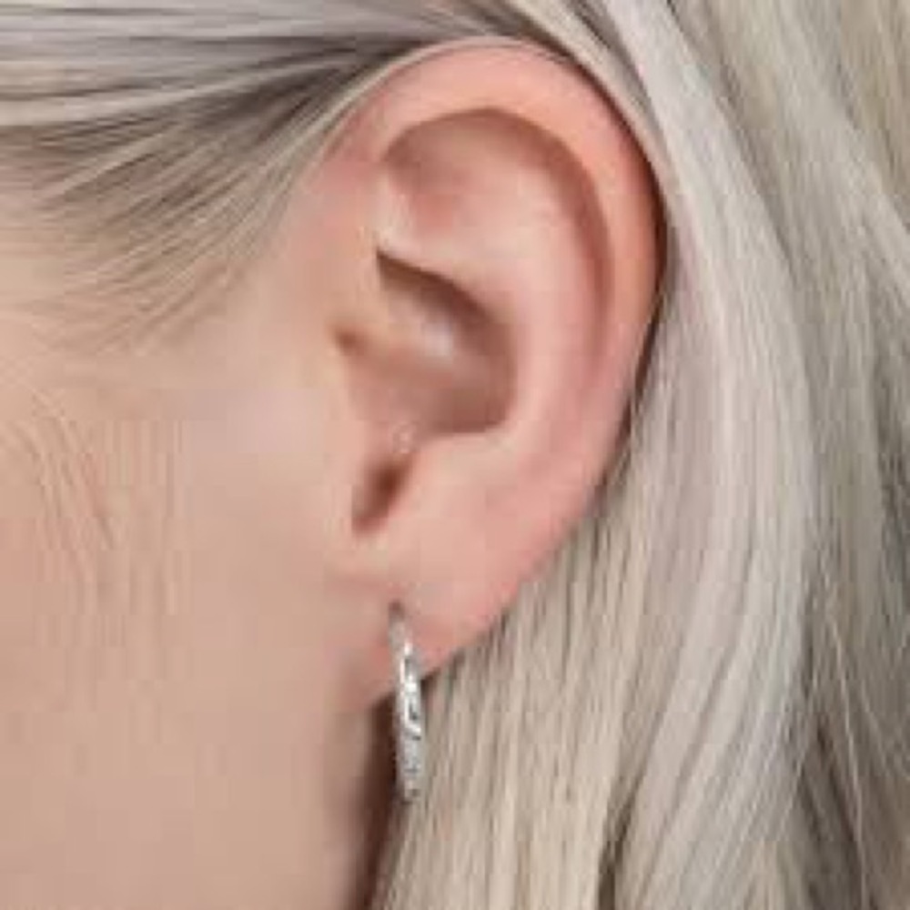 Designers Brands For Customers That Love To Wear Casual and Elegant Accessories; - Picture 11 of 12